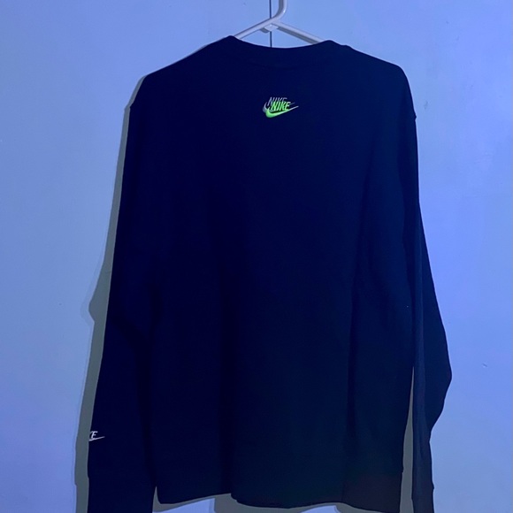 Nike Embroidered Round Neck Pullover. - Picture 2 of 8